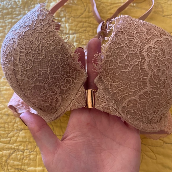 Victoria’s Secret front close bra - Picture 8 of 11